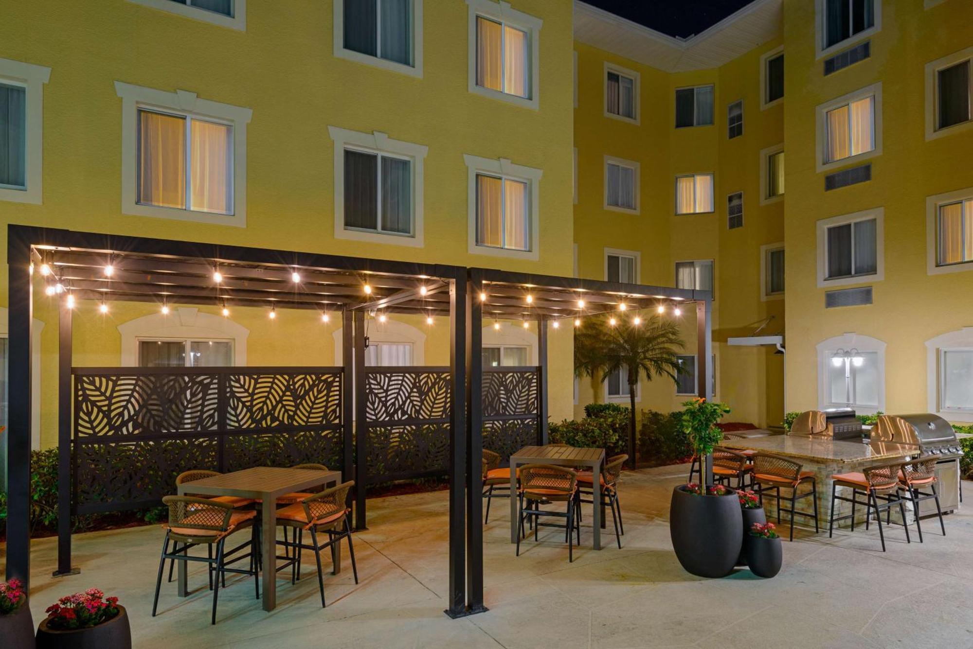 Homewood By Hilton Bonita Springs, Fl Hotel 3*